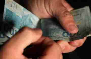  Brasileiros sacaram em dezembro R$ 429 milhões esquecidos em bancos 